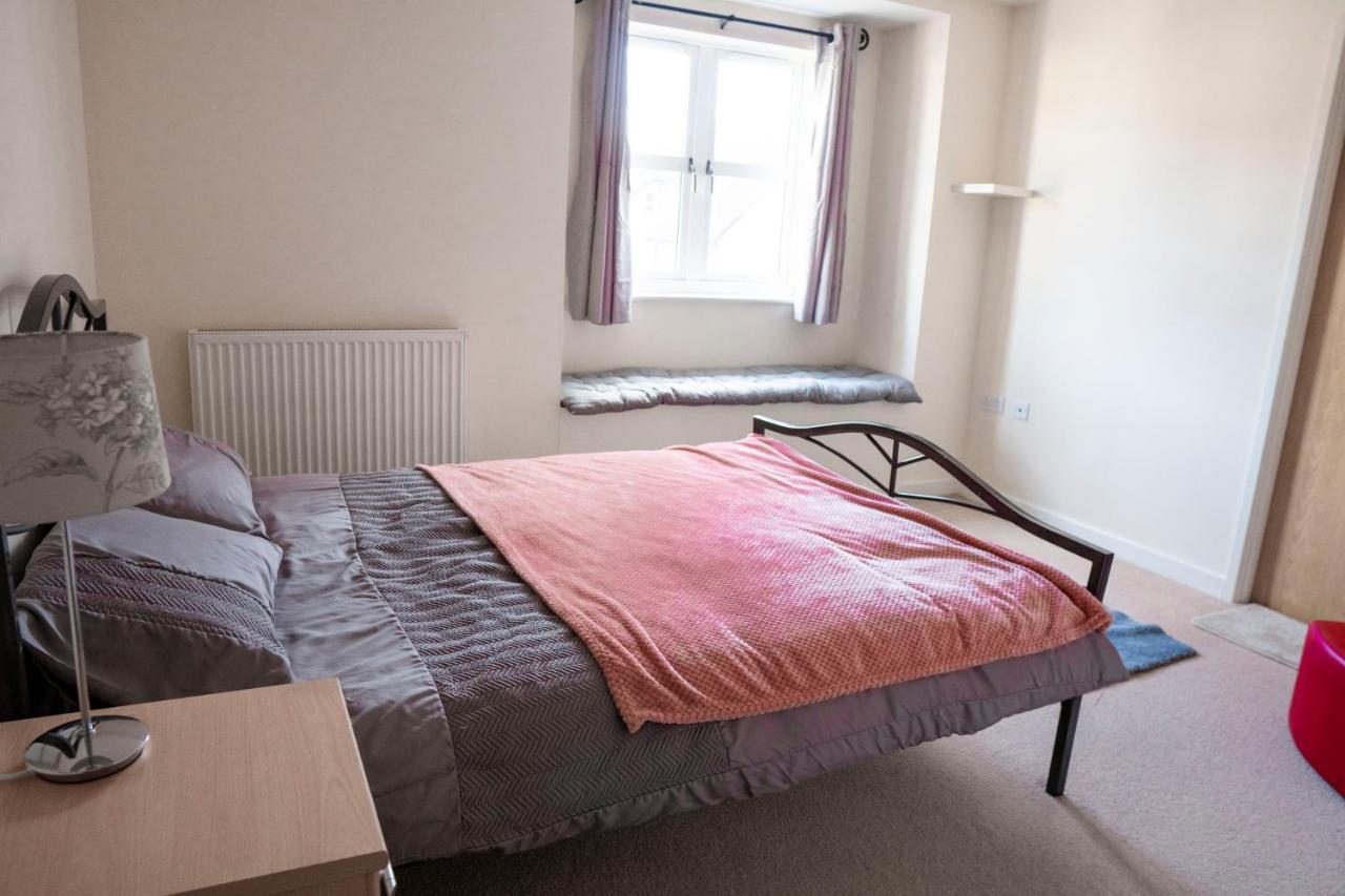 Spacious Two Bedrooms Apartment For Business And Holiday Portsmouth Kültér fotó