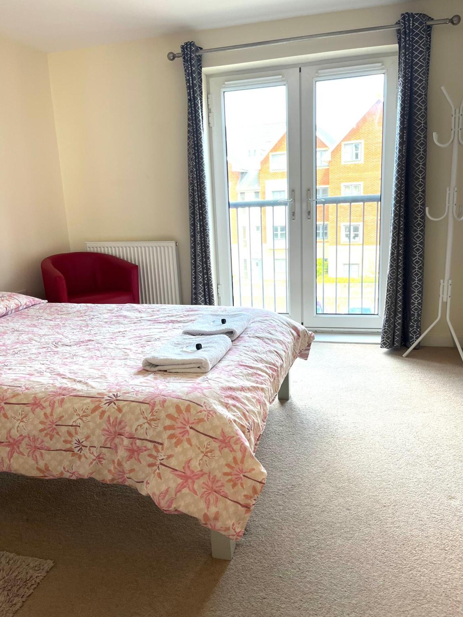 Spacious Two Bedrooms Apartment For Business And Holiday Portsmouth Kültér fotó